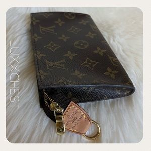 Louis Vuitton Bucket bag monogram pouch .